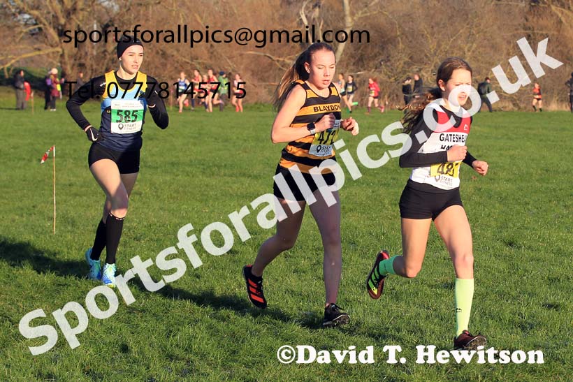 Womens under-17s and under-20s, 2022 North Eastern Cross Country Champs., Temple Park, South Shields.  Photo: David T. Hewitson/Sports for All Pics
